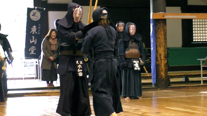 Kendo Champion, Kiwada Daiko doing Kakari Geiko with an international Kendo player