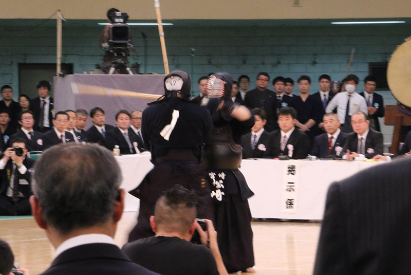 Matsuzaki facing his opponent at the 66th All Japan Kendo Championship Taikai