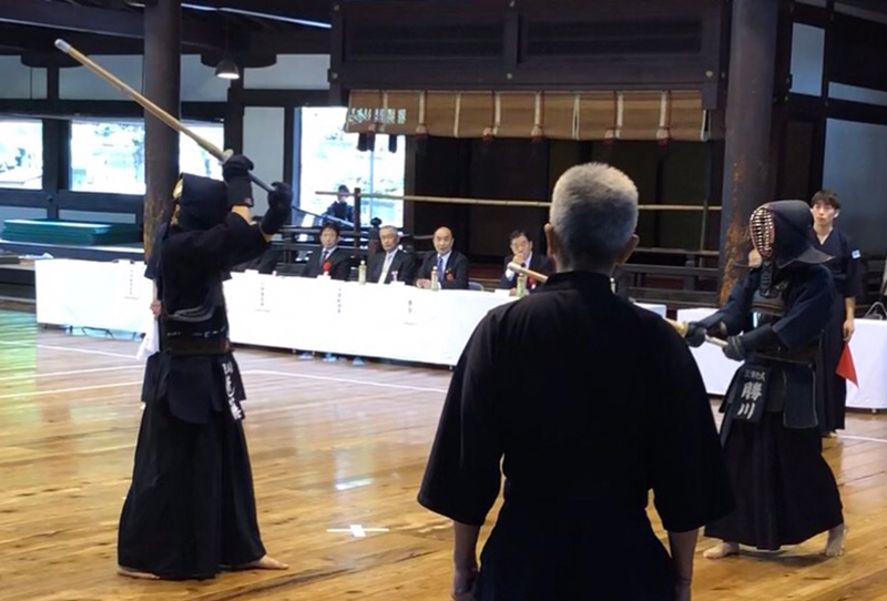 Kondo facing his opponent for the open Kendo Taikai at Kyoto Butokuden