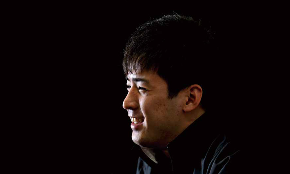 Matsuzaki Kenshiro smiling